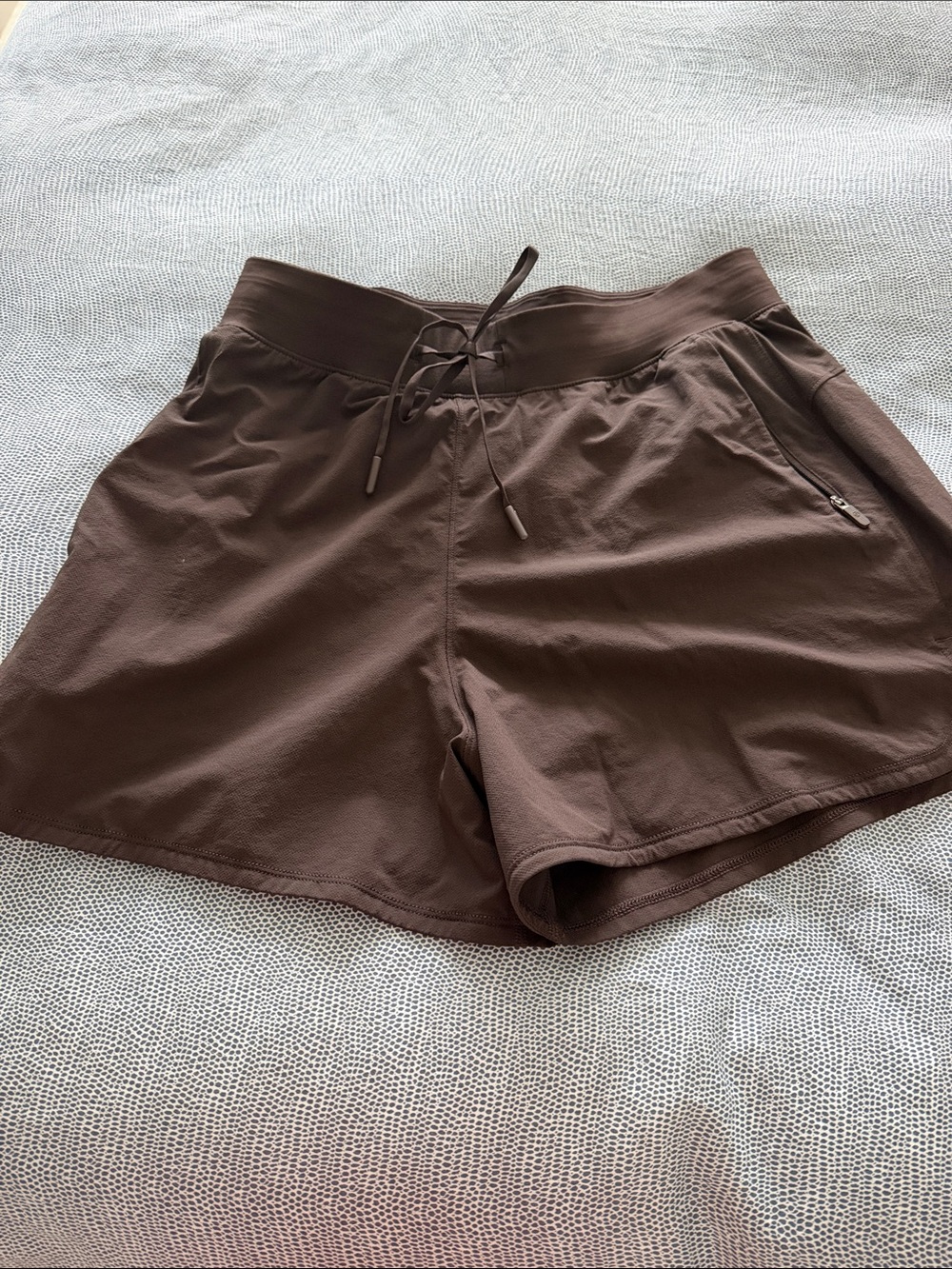 Lululemon license to train espresso woman’s shorts